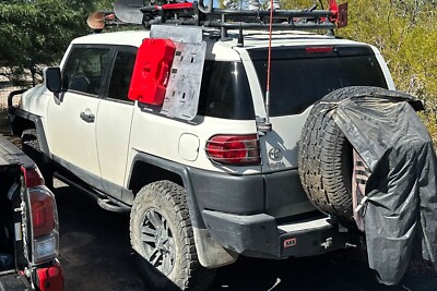 FJ Cruiser 2007-2014 side rack for carrying Rotopax water/gas