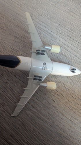 Herpa Wings 1:500 Airbus A310-300 Royal 501040 - Picture 10 of 12