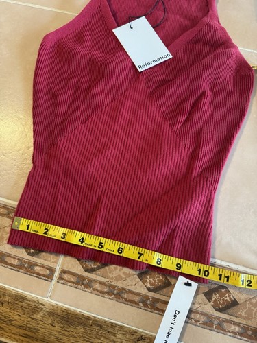 Reformation Pfingstrose gerippter Pullover Tank Größe Small Lippenstift rot neu mit Etikett - Bild 12 von 13