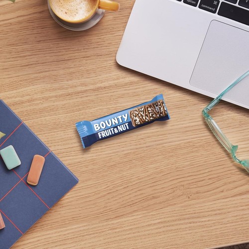 Bounty Fruit & Nut Milk Chocolate Snack Bars Multipack 4 Bars x 32g - Picture 4 of 5