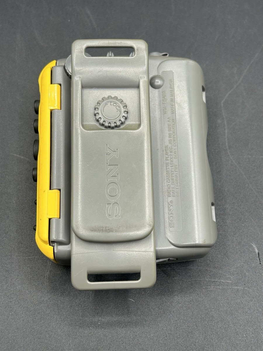Sony Sports Walkman WM-FS493 AM/FM Radio Cassette with Clip