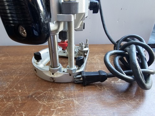 ELU Black & Decker 3339  3 HP Electronic Plunge Router Swiss Woodworking - Bild 3 von 8