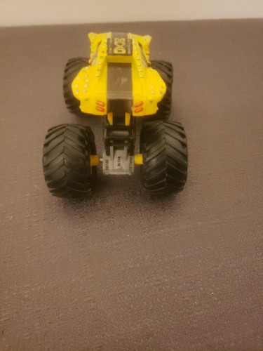 Max-D Monster Truck 1/64 Scale Yellow And Orange  Rims Hot Wheels - Picture 4 of 16