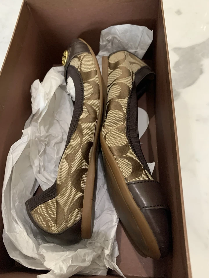 Zapatos planos de ballet Coach Chelsey con logotipo de jacquard para mujer talla 6 M cuero marrón Foto 3 de 4