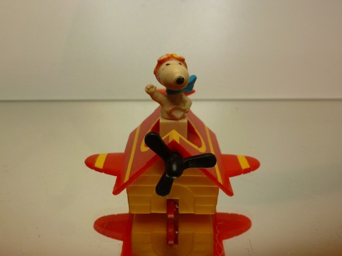 U.F.S. INC SNOOPY IN DOGHOUSE AIRPLANE - PUSH MECHANISM - GOOD CONDITION - Imagen 2 de 6