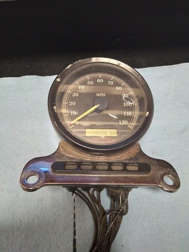 OEM HARLEY DAVIDSON 2004-2006 SPORTSTER CHROME SPEEDOMETER ASSEMBLY 67406-04 - Picture 2 of 12