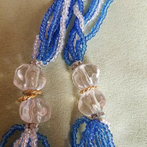 LF blue white plastic bead necklace 22"l - Picture 5 of 5