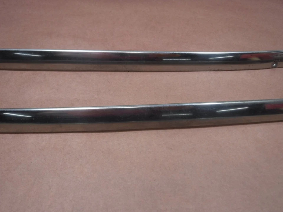 Jeep Wagoneer J10 J20 74-91 moldura de parabrisas inferior conductor pasajero fábrica OEM Foto 3 de 4