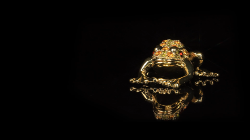 Caja de baratija rana dorada hecha a mano Keren Kopal decorada con cristales austriacos - Vídeo 1 de 1