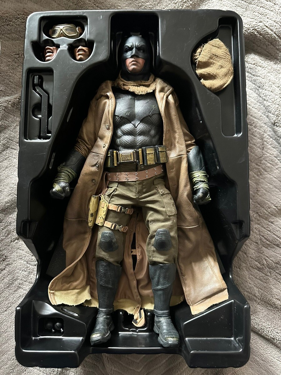 Hot Toys Knightmare Batman 1/6 Scale figure | eBay Hot Toys Knightmare Batman 1/6 Scale figure | eBay