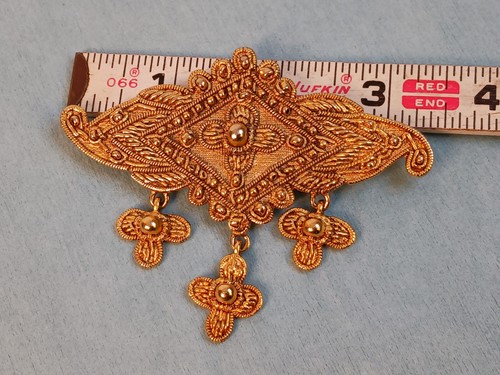 AJC American Jewelry Chain Co. Vintage Articulated Gold Tone Metal Brooch Pin - Picture 6 of 7