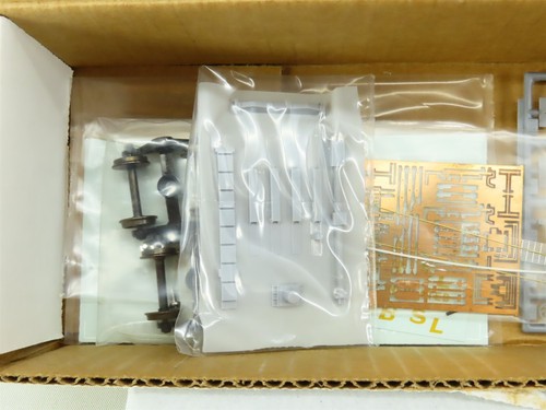 HO Rail Yard Models Kit #109.1 PRR Pennsylvania 50' Box Car w/ Dulux Markings - Picture 2 of 4