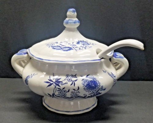Vintage Blue Onion Ceramic Soup Tureen With Lid and Ladle EUC-Rare
