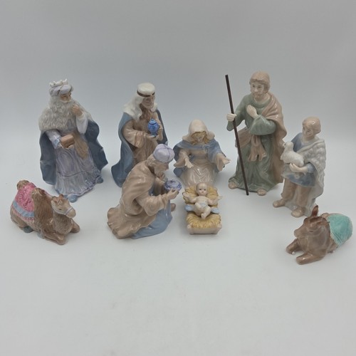 Royal Doulton Porcelain Nativity Set 10 Pc Hand Painted Christmas Figures w Box - Picture 2 of 24