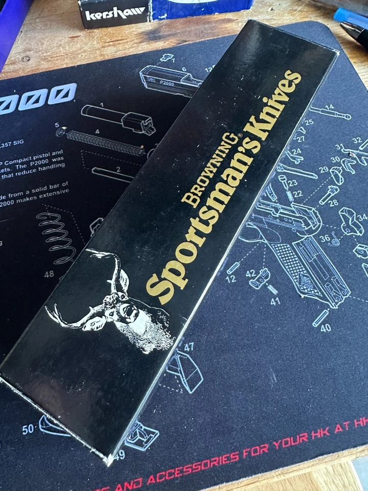 De Colección Browning EE. UU. Modelo 3018217 Hoja Fija Rastreador Caída PT Juego COMO NUEVO Cuero Nuevo en Caja Foto 2 de 4