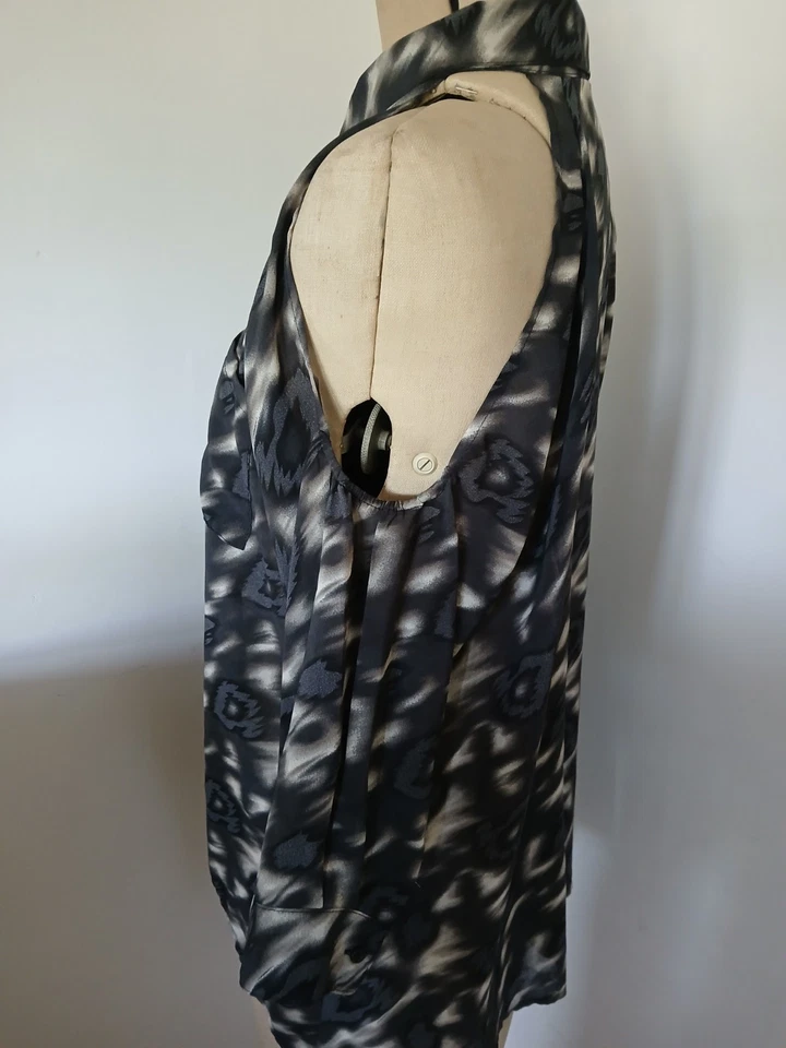 Ladies Button Up Collared Long Sleeve Cold Shoulder Shirt Medium - image 2 of 4