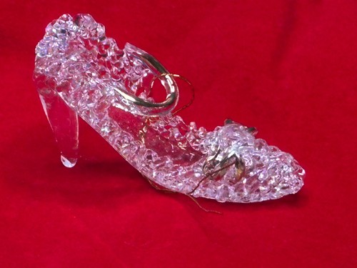 High Heel Glass Shoe Christmas Ornaments. Set of 2. - Picture 3 of 11