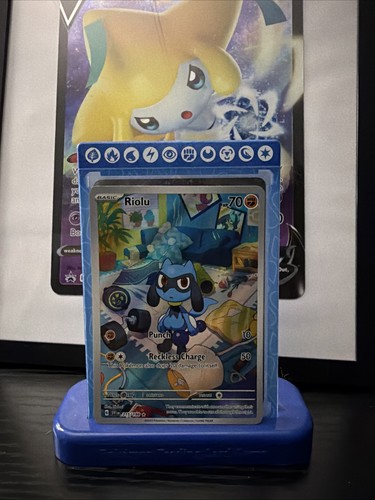 Riolu Illustration Scarlet & Violet 215/198 Near Mint Condition