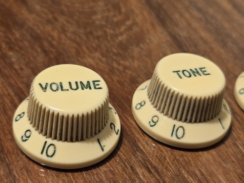 Hosco IVORY Stratocaster Style Control Knob Set (Master Relic)