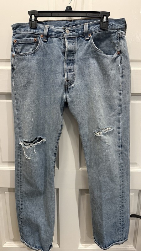 Levi’s 501 Button Fly Jeans 34x30 Denim Levi Pants Men’s Mens 00501-0193 Holy