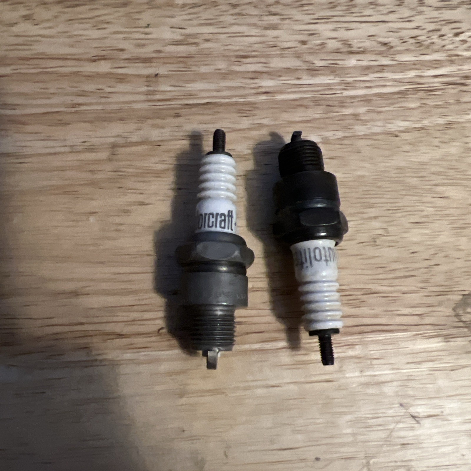 2 Motorcraft Autolite AE42 929 Spark Plugs  W9FP W8BC W8B W20FPU W20FPRU NOS
