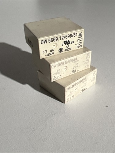 3 Stück Dold OW 5669.12/698/61 Sicherheitsrelais, 2 CO, 8-Pin 5A-8A, 10V DC