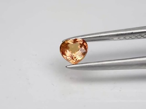 💎 0.33ct 4x4mm VS Heart Yellow Sapphire - Madagascar Gemstone - Video 1 of 1