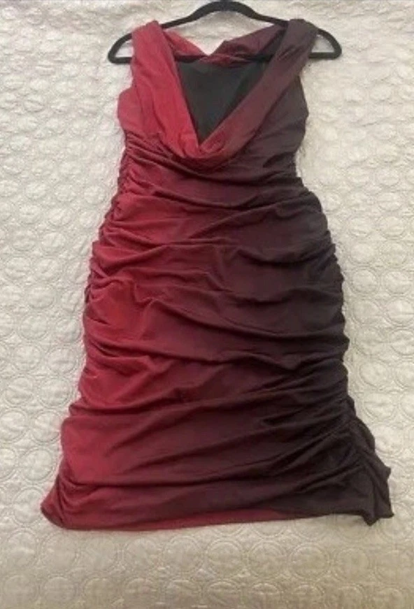 Vestido feminino Betsy & Adam tamanho 4 vinho vermelho cor apressado sem mangas feito nos EUA - Imagem 4 de 4