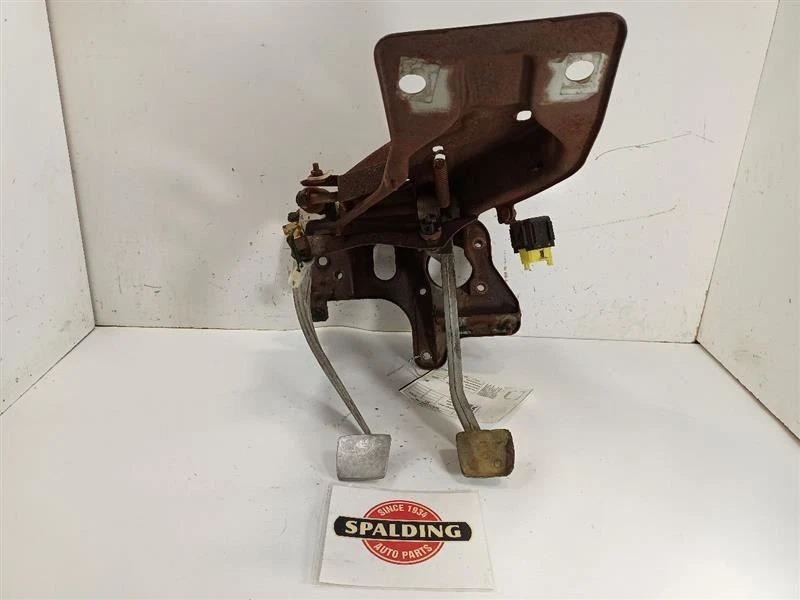 Кронштейн в сборе рычаг педали тормоза сцепления 1986-1991 Mazda RX7 9903647 - Изображение 2 из 4