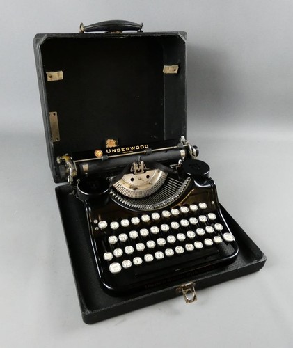 Vintage Underwood Portable typewriter with case c1930 #5264