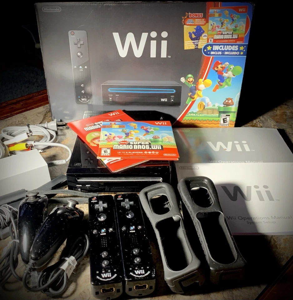 任天堂 Wii 全新超级马里奥兄弟套装黑色游戏机,2 个控件和 2 个双节棍 — 第 2/4 张图片