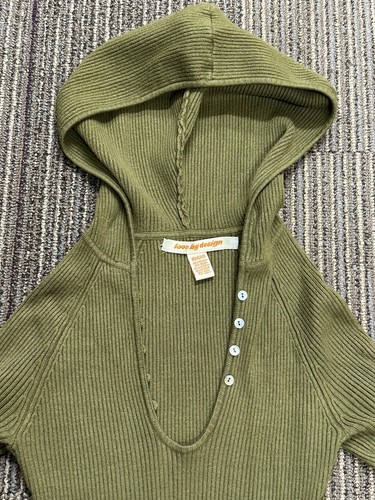 LOVE BY DESIGN Sweater Womens SIZE M Green Low Cut V-Neck Long Sleeve - Picture 2 of 5