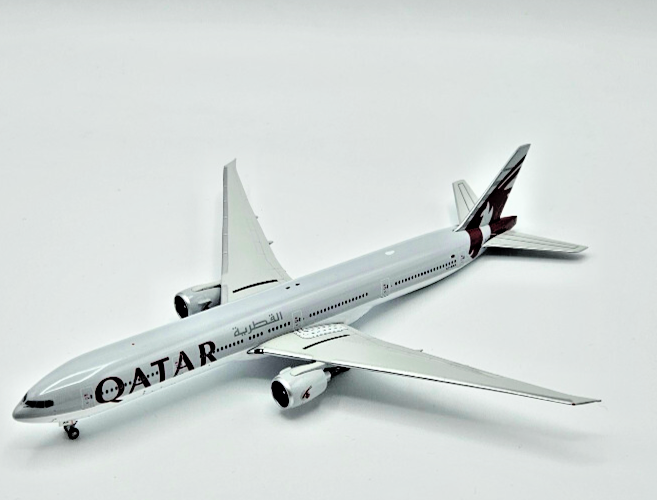 Qatar Airways Boeing 777-300/ER 1/400 Platinum Series Limox