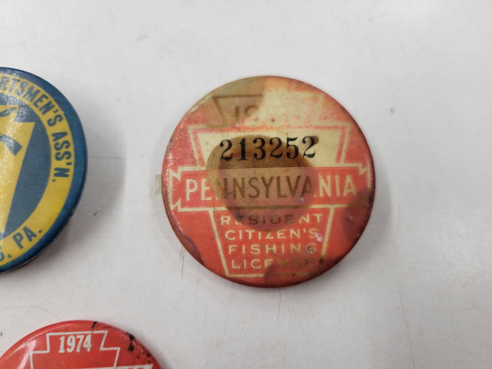 Insigne Permis De Pêche Résident Pennsylvanie 1950 - Pinback #3210 - Vintage