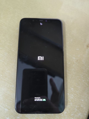 Xiaomi Mi8 6GB RAM 64GB ROM --READ CAREFULLY!! FOR PARTS -- FAWLTY BATTERY - Afbeelding 4 van 8