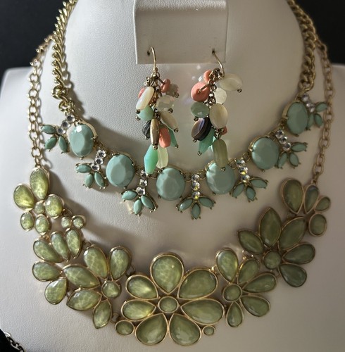 Vintage Lot Of 4 Necklaces(one Layered) & 3 Pierced Earrings Teal And Greens - Picture 9 of 11