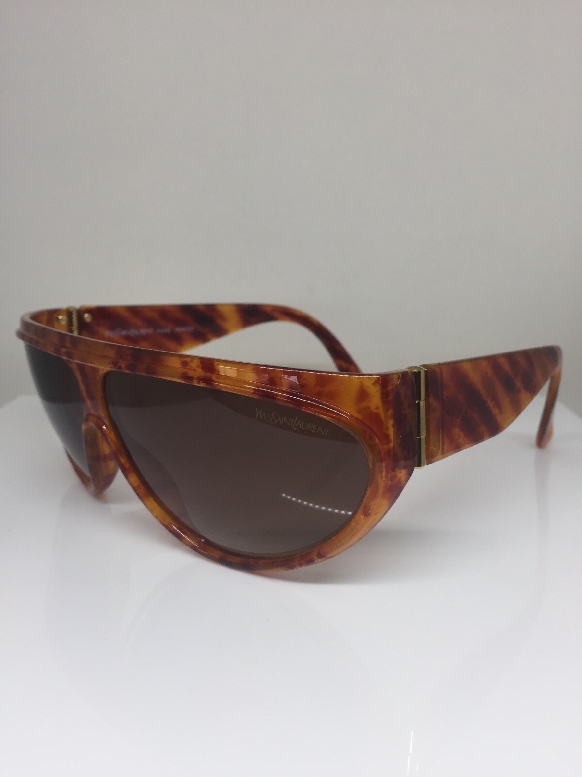 Nuovi occhiali da sole vintage Yves Saint Laurent YSL 8761 2 Y tartaruga e oro Francia