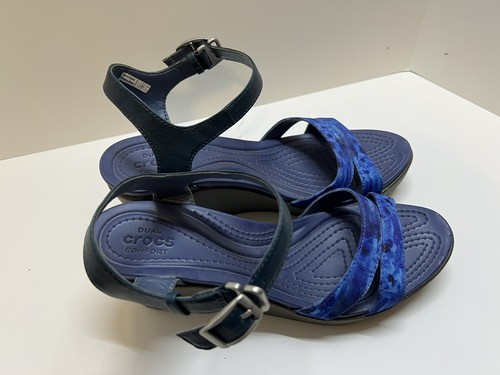 Crocs blau Batik Leigh Keilabsatz Canvas verstellbare Riemen Slipper Gr. W10 - Bild 5 von 16