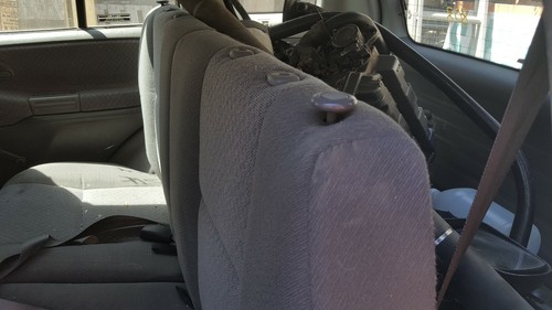 02 Geo Tracker rear Seats 4 door used gray - Picture 3 of 6