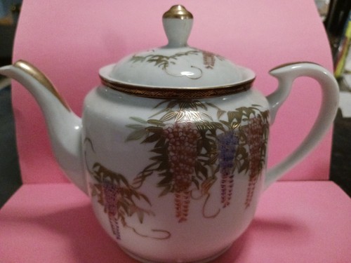 Koshida Wisteria Motif- Not Original. Excellent Condition. - Picture 4 of 7