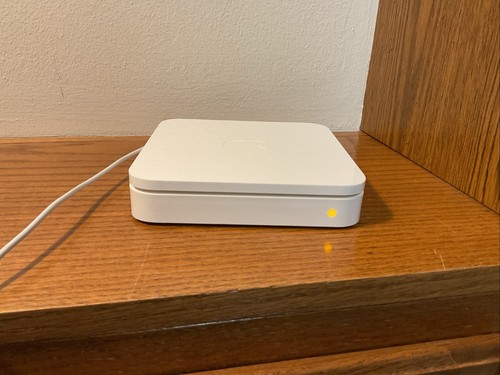 Apple A1143 White Airport Extreme Wireless Router Base Station. - Picture 11 of 11