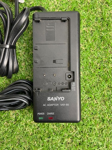 SANYO VAR-66B Camcorder Battery Charger & DC Coupler - Tested Working - Picture 2 of 6