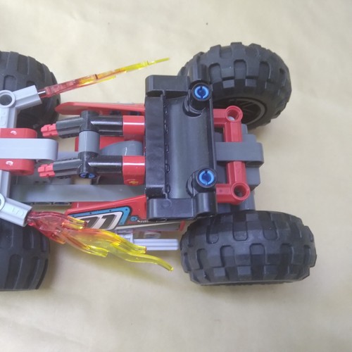 Lego Technic Bash! 42073 No Manual or Box Pullback Motor Racers  - Picture 3 of 4