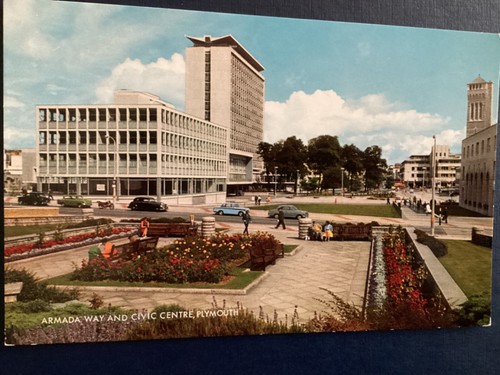 Postcard Armada Way and Civic Centre Plymouth England B174 - Picture 1 of 2