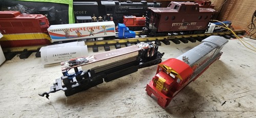 Bachmann HO Scale Santa Fe U36B Diesel Locomotive - Picture 8 of 10