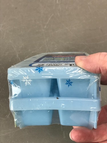 vintage 1974 Rubbermaid 2 Pack Twist-Pop Out Ice Cube Blue Trays - Sealed - NOS - Picture 5 of 8
