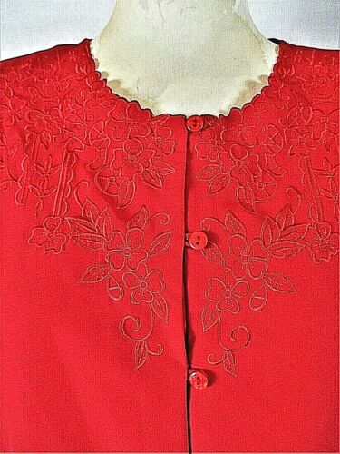Notaciones Mujer Grande L/S Rojo BORDADO Escote y Dobladillo Botón Abajo Top (F)pm - Imagen 4 de 9