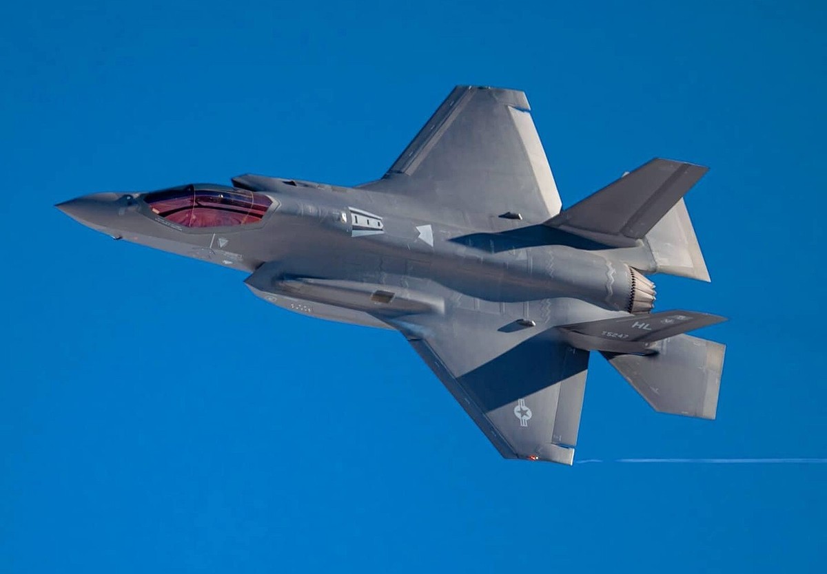 USAF HERITAGE FLIGHT DEMO TEAM -F-16- F-22 -F-35- A-10 -ORIGINAL