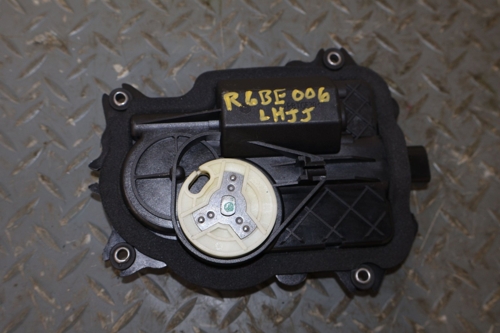Bentley Continental GT 2004-2010 Front Left Door lock actuator P/N 3D0837059B