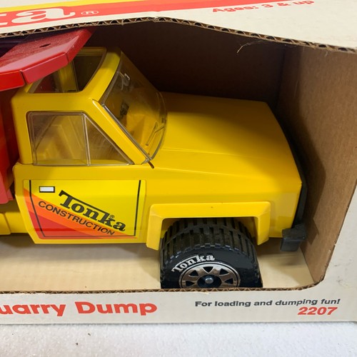 Dumper vintage 1985 Tonka rosso giallo cava 2207 The Tough Ones nuovo con scatola - Foto 2 di 7